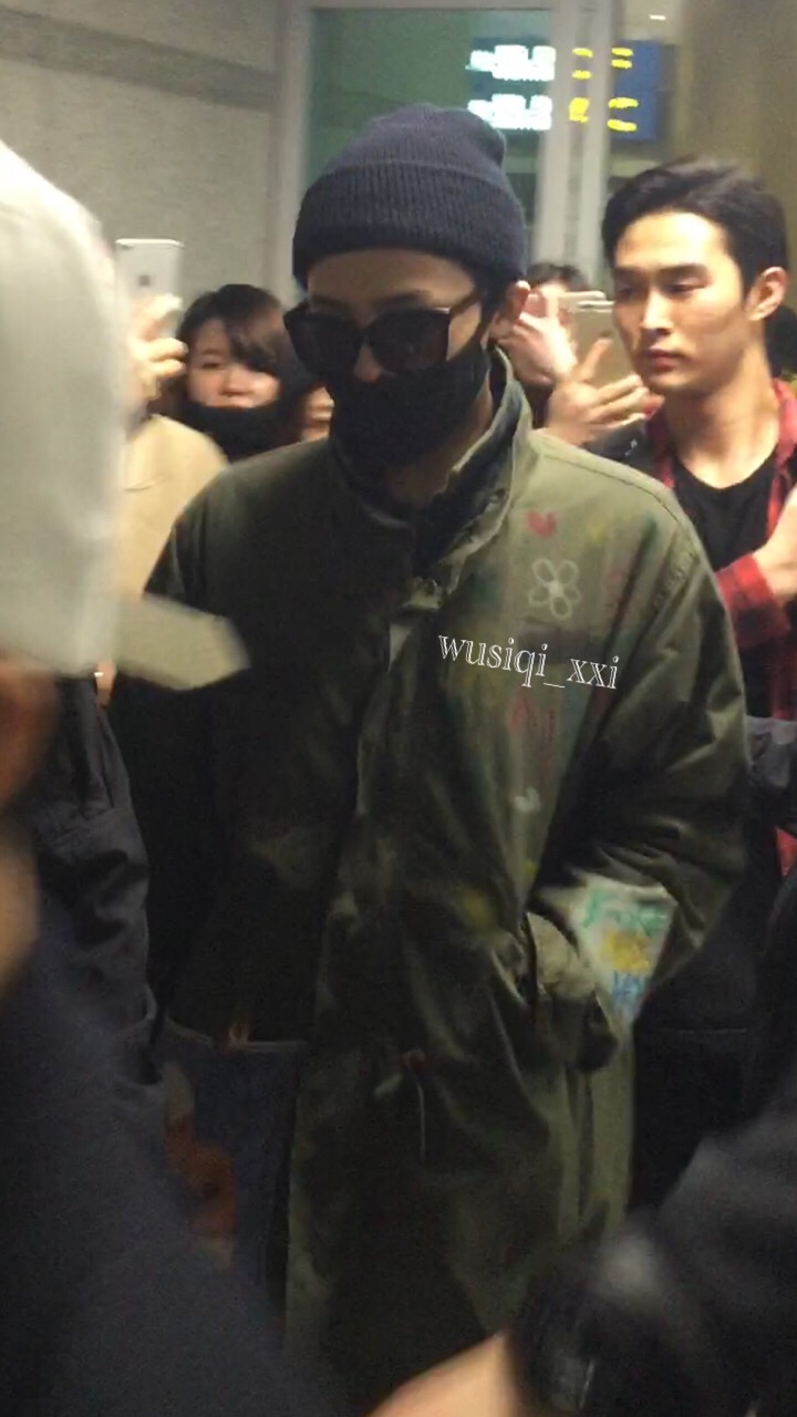 BIGBANG - Shanghai Airport - 29mar2015 - G-Dragon - Wusiqi__xxi - 01.jpg