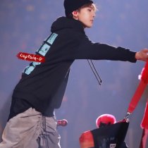 BIGBANG via CaptainG_818 - 2017-11-24  (details see below)_38559991216_