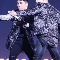 BIGBANG via GottaTalk2V1212 - 2017-11-24  (details see below)_386167754