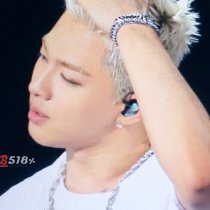 BIGBANG via YB_518 - 2017-11-24 (details see below)_37899545484_o