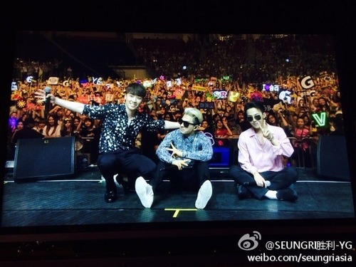 SeungRi’s Weibo update: memories with CVIPs.